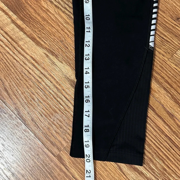 UA active leggings, women’s small - Picture 4 of 5